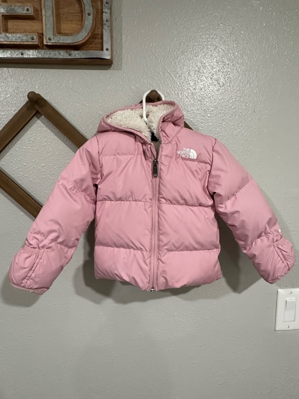 The North Face Infant 600 Down puffer Lined Jacket hooded size 3-6 Month Girls
